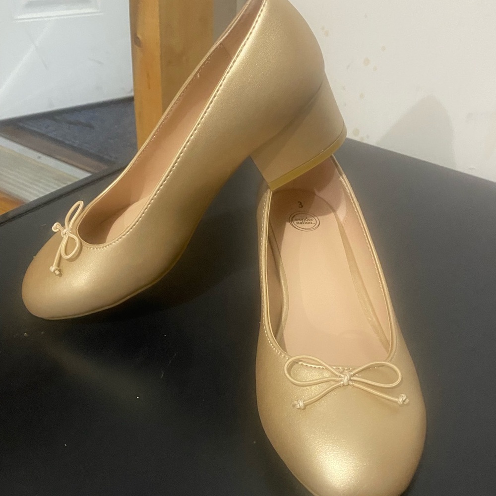 Elegant Gold Women's Shoes